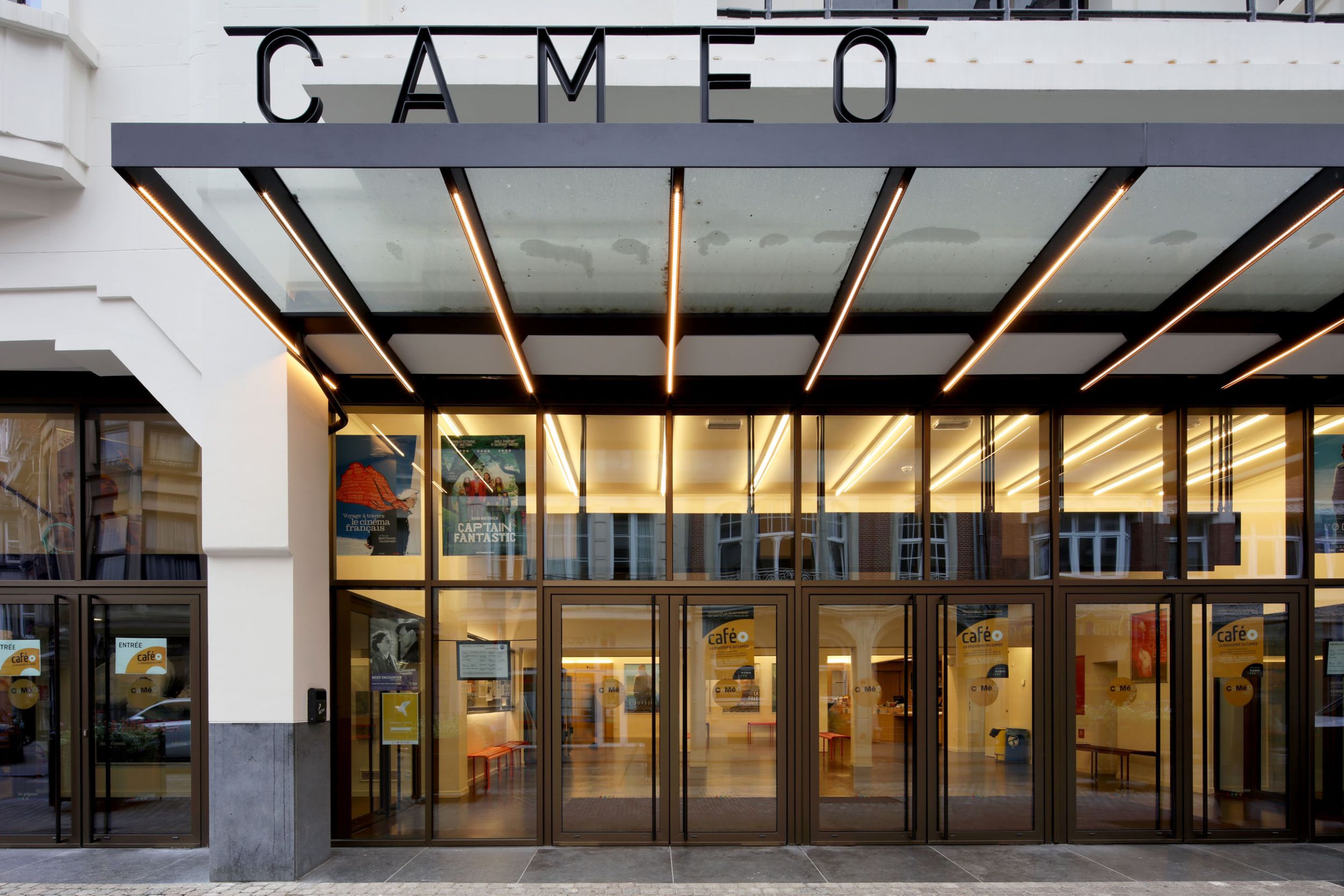 Cameo_04-Light