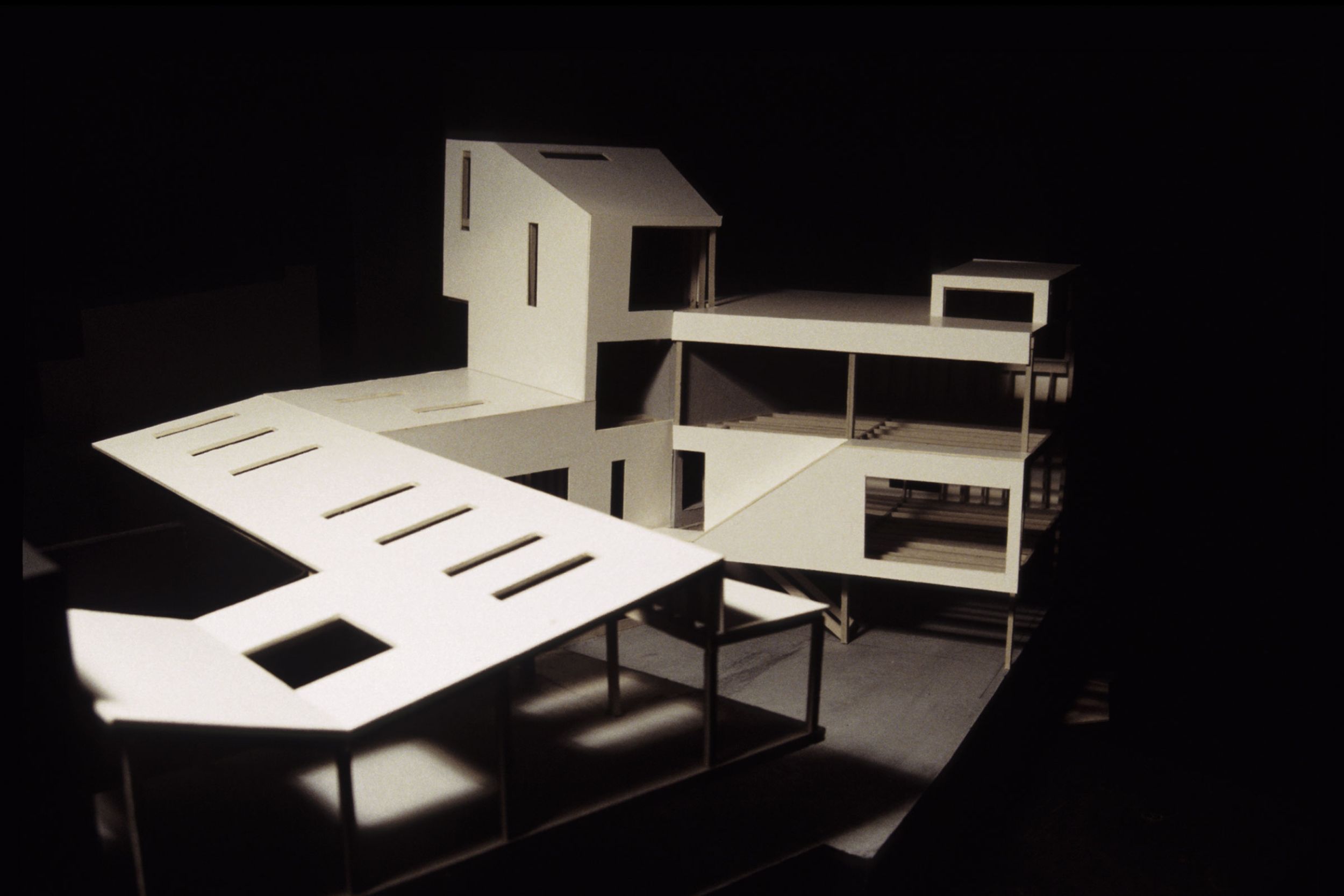 022.V+.LIMITE.Maquette-02-Light