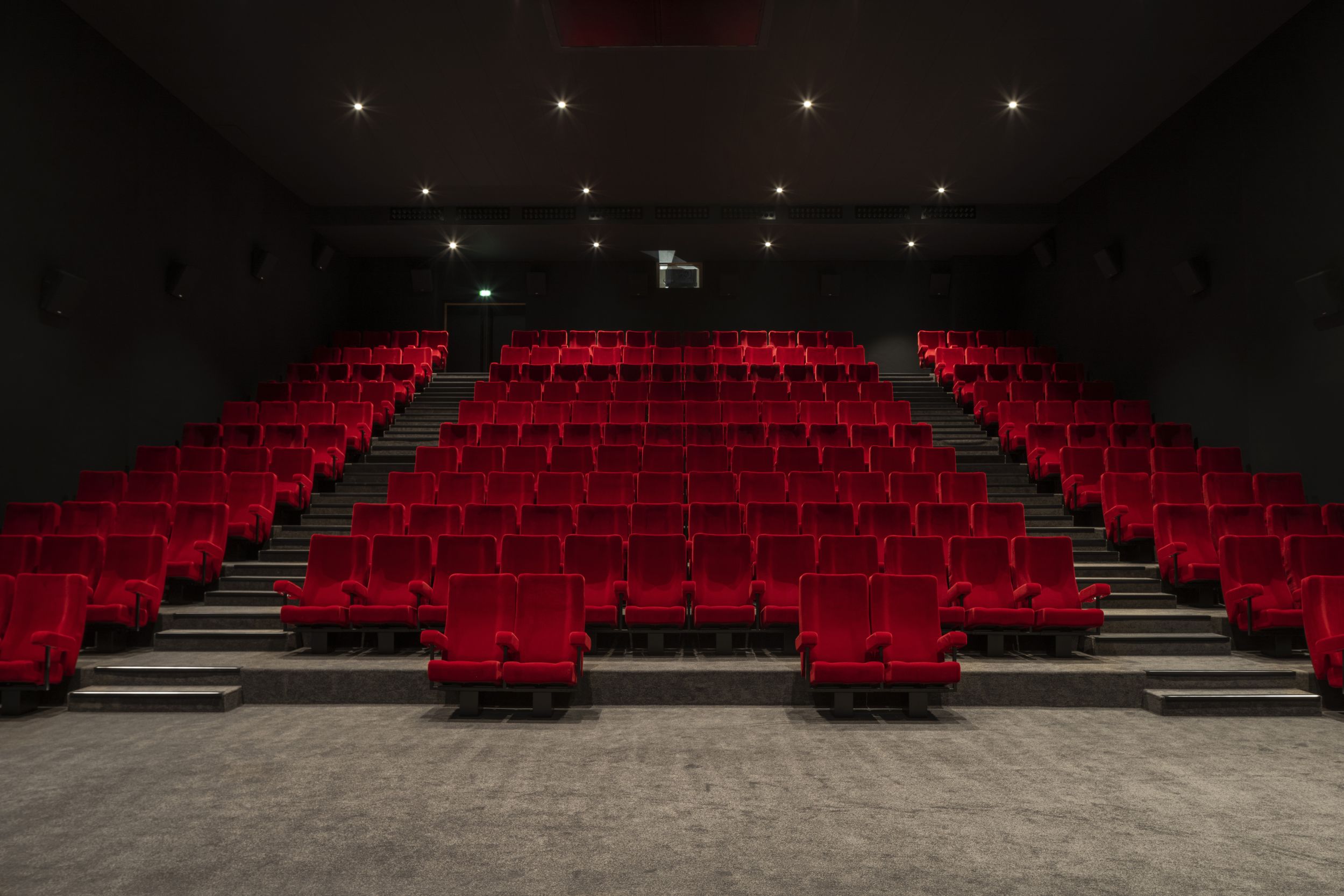 wec2105_HBAAT_cinema_S0819